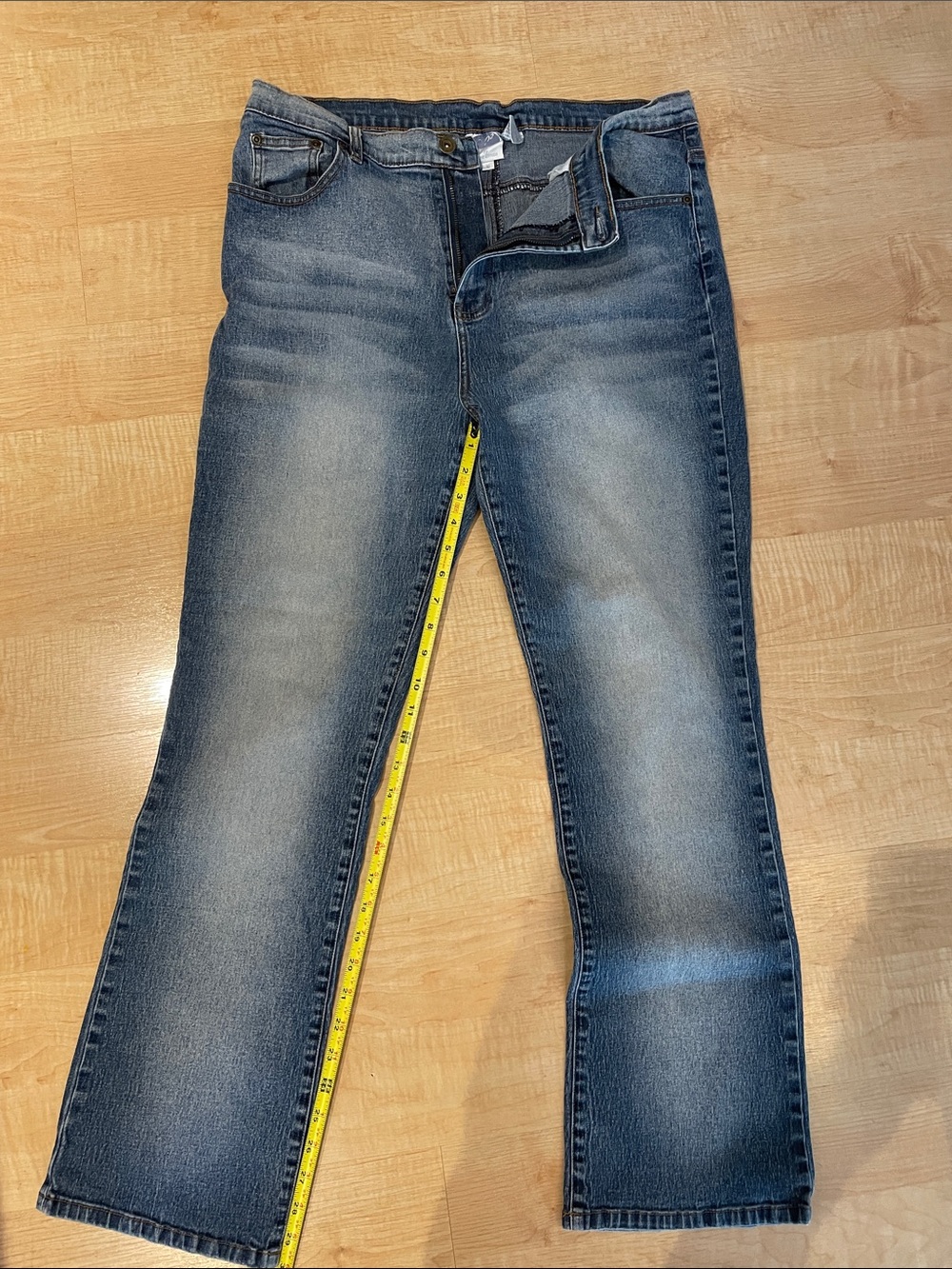 Classic Women's DG2 brand size 16 Blue Wash Jeans